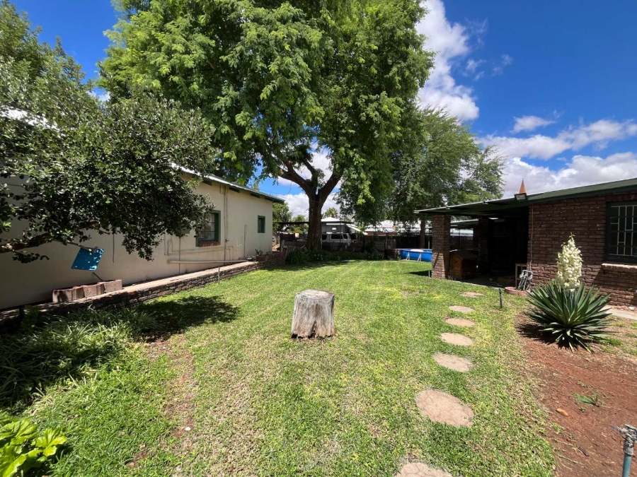 5 Bedroom Property for Sale in Die Rand Northern Cape